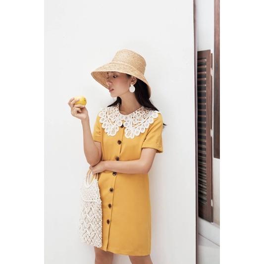 LIIN - Váy khuy gỗ phối cổ ren