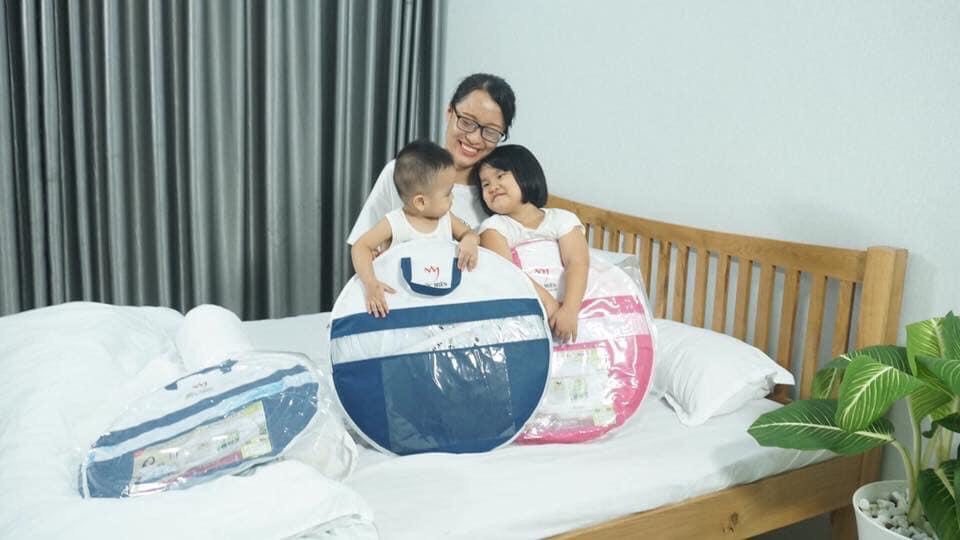 Màn chụp , mùng chụp tự bung cao cấp đỉnh rộng - Trắng Viền Hồng