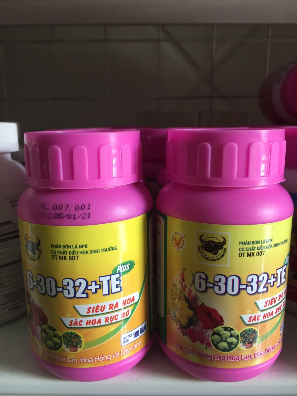 Phân bón lá đầu trâu MK 6-30-32+TE Plus hộp 100g chuyên cho Lan và hoa kiểng giúp ra nhiều hoa rực rỡ và lâu tàn