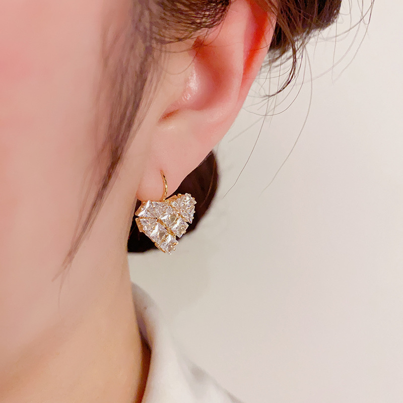 BÔNG TAI HÌNH TRÁI TIM KHẢM ĐÁ CAO CẤP ELIACCESSORIES