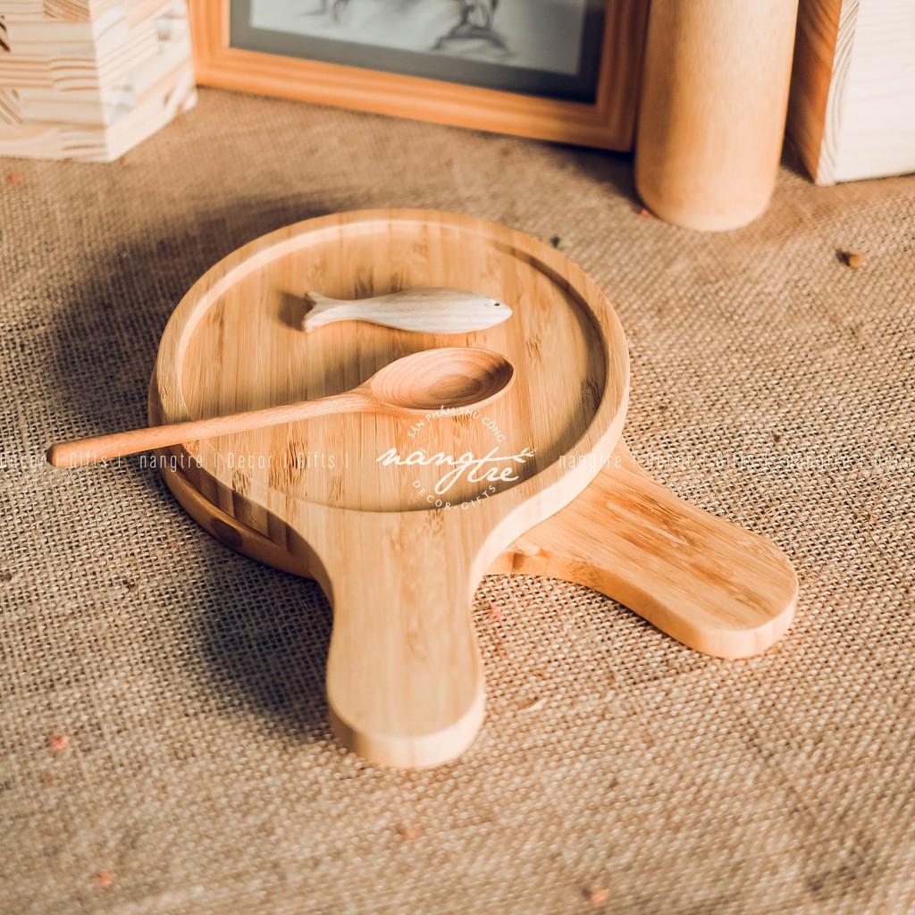 Khay gỗ tre đựng bánh pizza, khay gỗ tròn có tay cầm - wooden tray