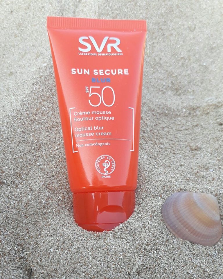 Kem Chống Nắng, Kem Lót Che Khuyết Điểm SVR Sun Secure Blur Spf 50+ 50ml + Tặng Kèm 1 Móc Khóa Hình Tour Eiffel Viền Đỏ