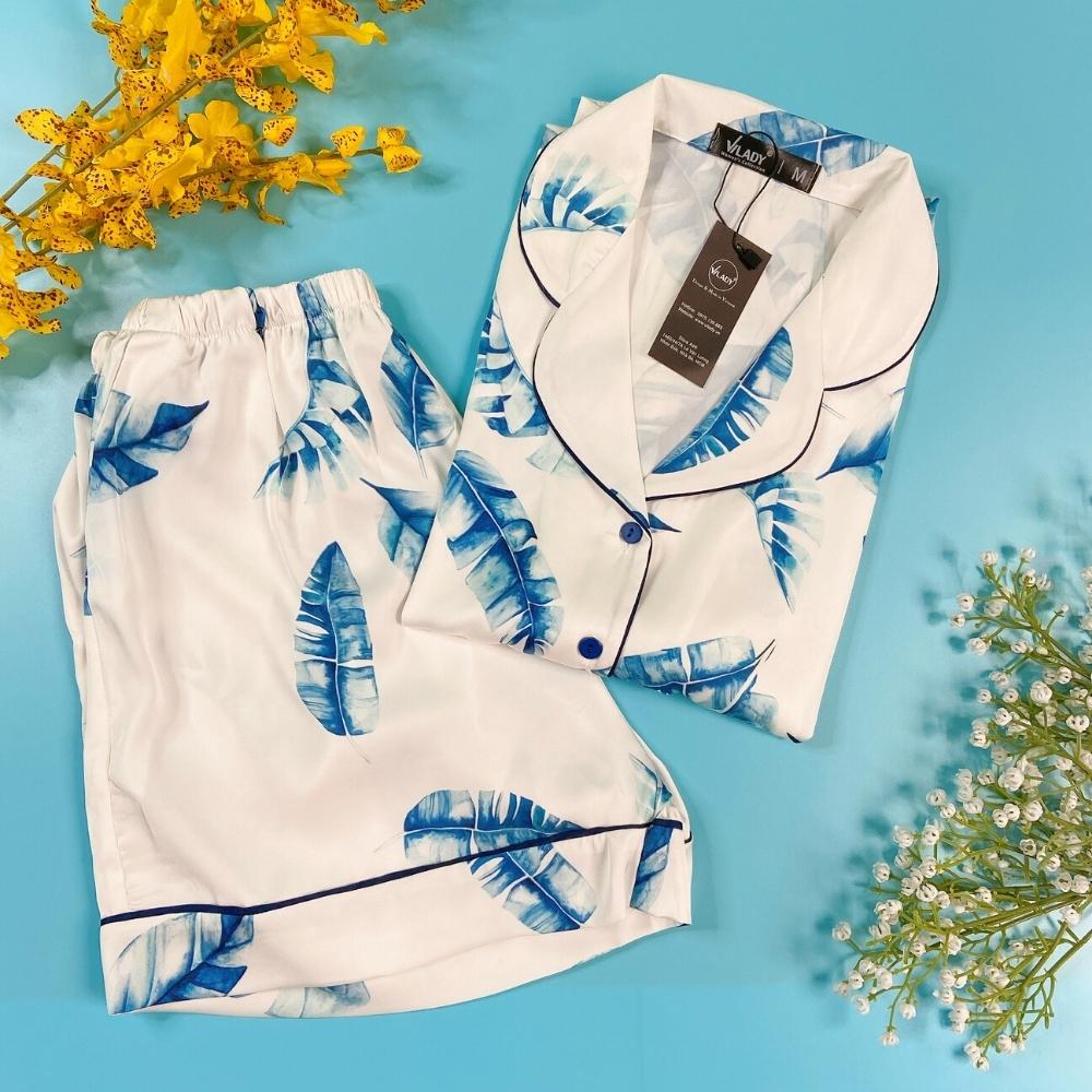 Bộ đồ Pyjama nữ, đồ mặc nhà VILADY - B106 kiểu quần đùi tay ngắn họa tiết lá xanh, chất liệu lụa Pháp cao cấp