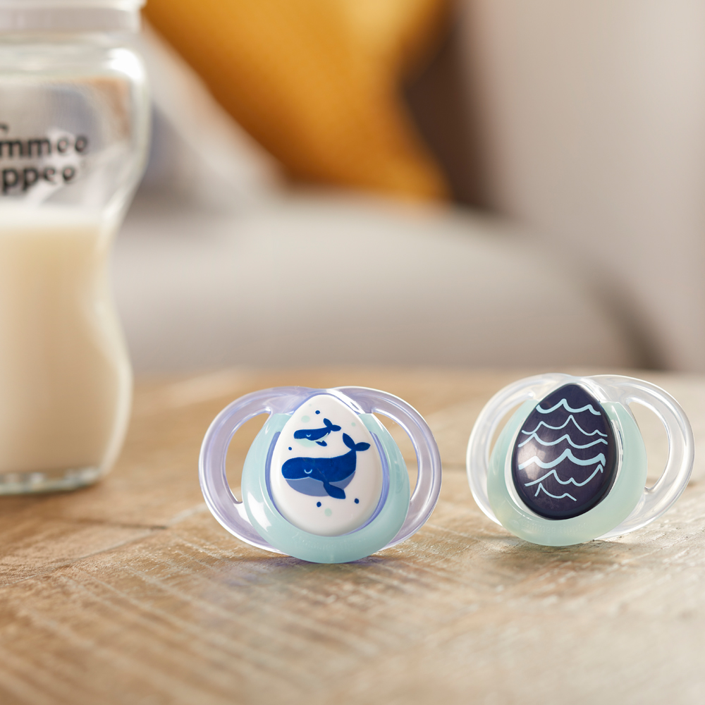 Ty ngậm dạ quang cho bé Tommee Tippee Night Time 0-6 tháng (vỉ đôi) - Cá Voi