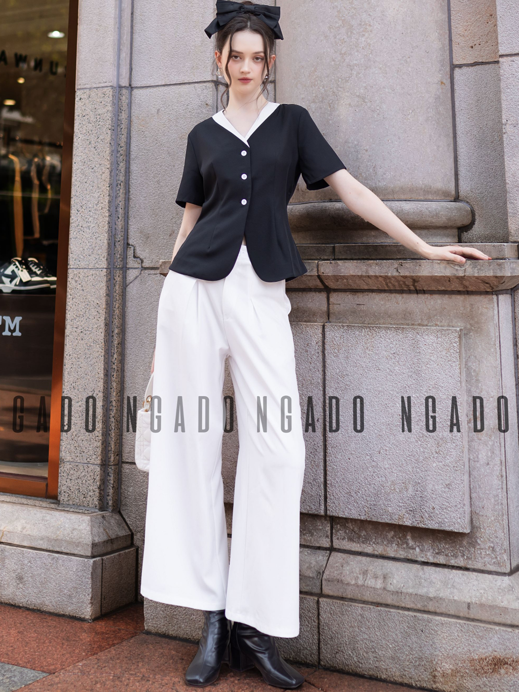 Áo đen cổ viền trắng NGADO , Áo kiểu nữ , áo thiết kế