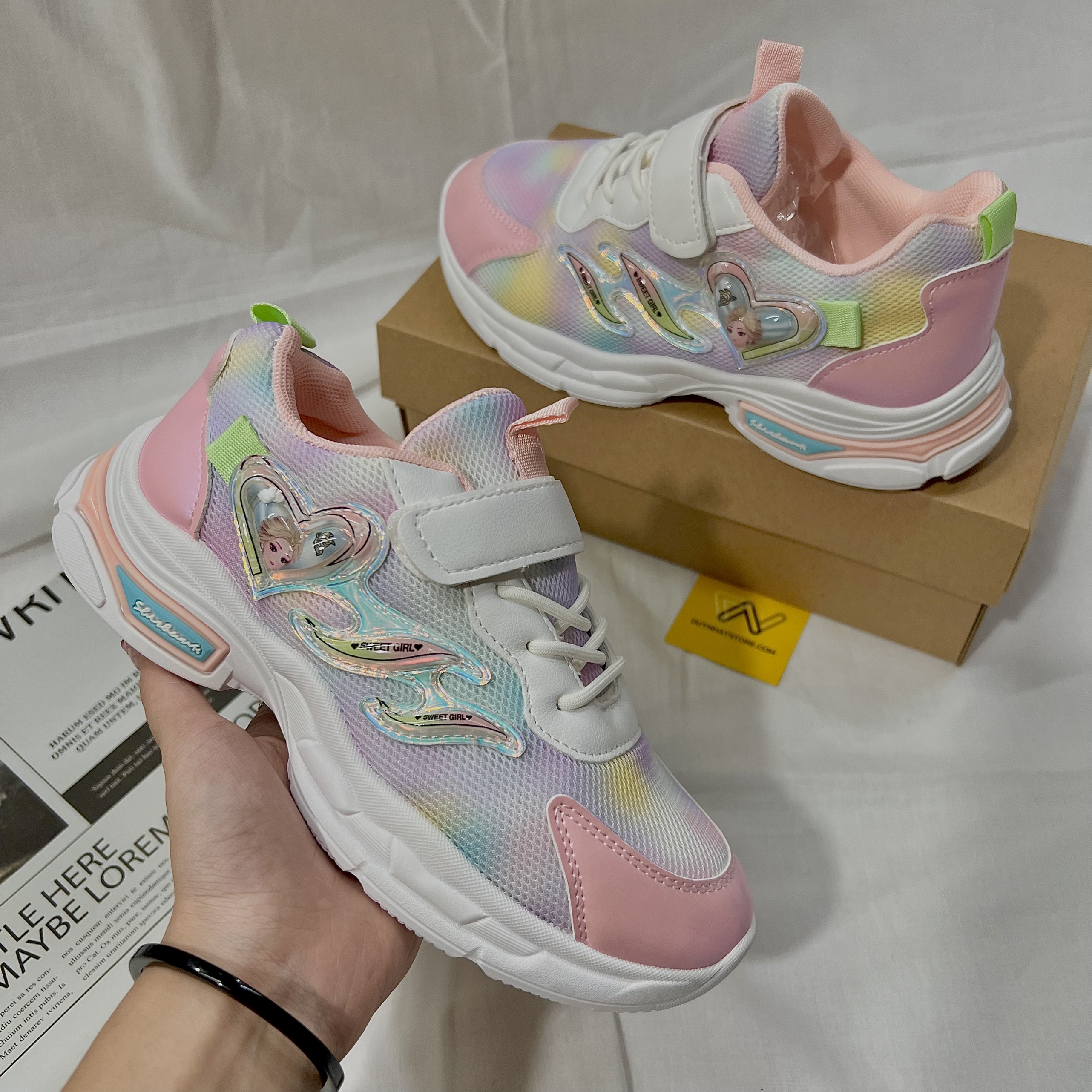 Giày Thể Thao Em Bé Gái Nữ Công Chúa Elsa Hồng Tím 7 Màu Duy Nhật Store Xinh Size Lớn Uzzang Dây Dán Sneaker Bata Đẹp