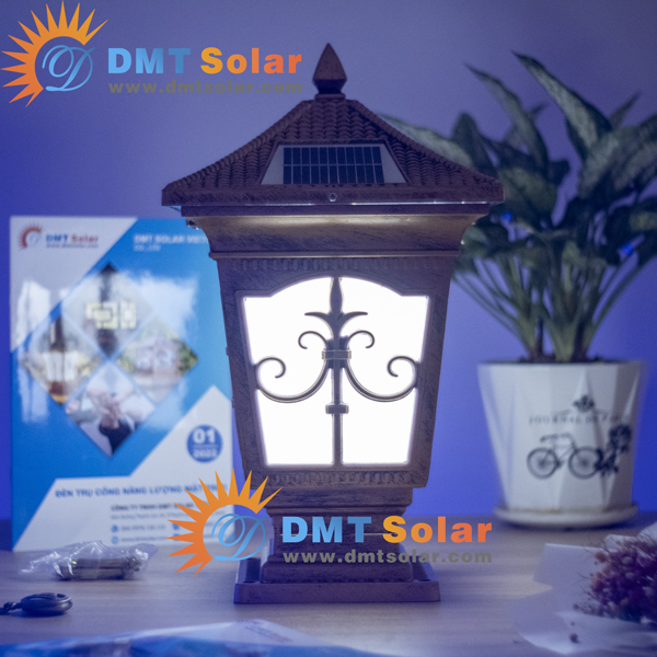 Đèn trụ cổng cổ điển năng lượng mặt trời DMT-TC01S-V1