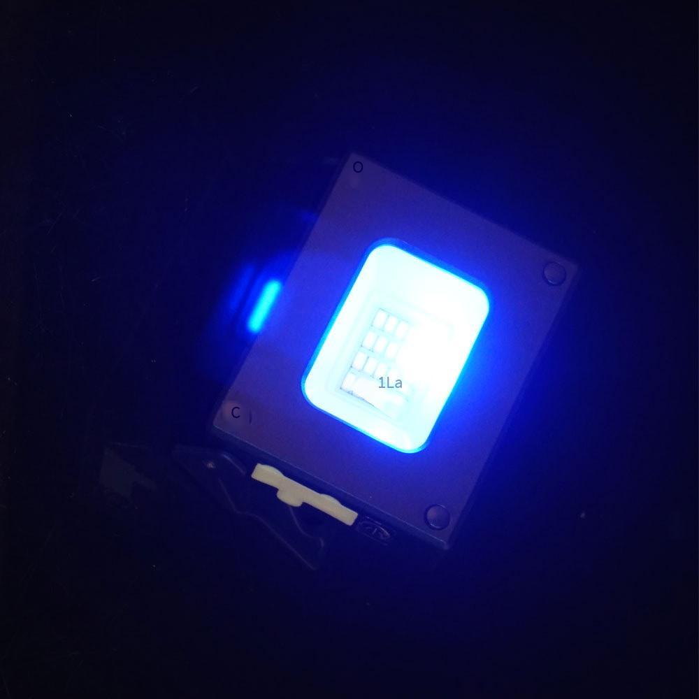 Đèn pha có thể sạc lại thuận lợi nhất Đầu ra USB nam châm bỏ túi khẩn cấp di động Đèn nhấp nháy màu đỏ và xanh lam