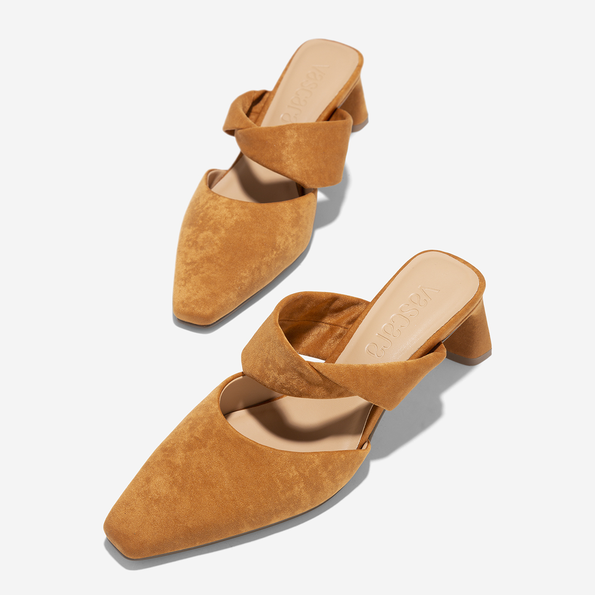 Guốc mules nhấn quai cách điệu - GNN 0207