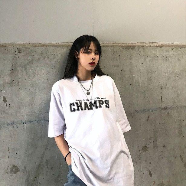 ÁO THUN NỮ NAM MÀU TRẮNG VẢI COTTON FORM RỘNG TAY LỠ IN CHỮ ĐƠN GIẢN UNISEX CHAMPS cá tính năng động trẻ trung,Áo thun unisex nam nữ WinBeen dáng rộng vải cotton mát in chữ CHAMPS