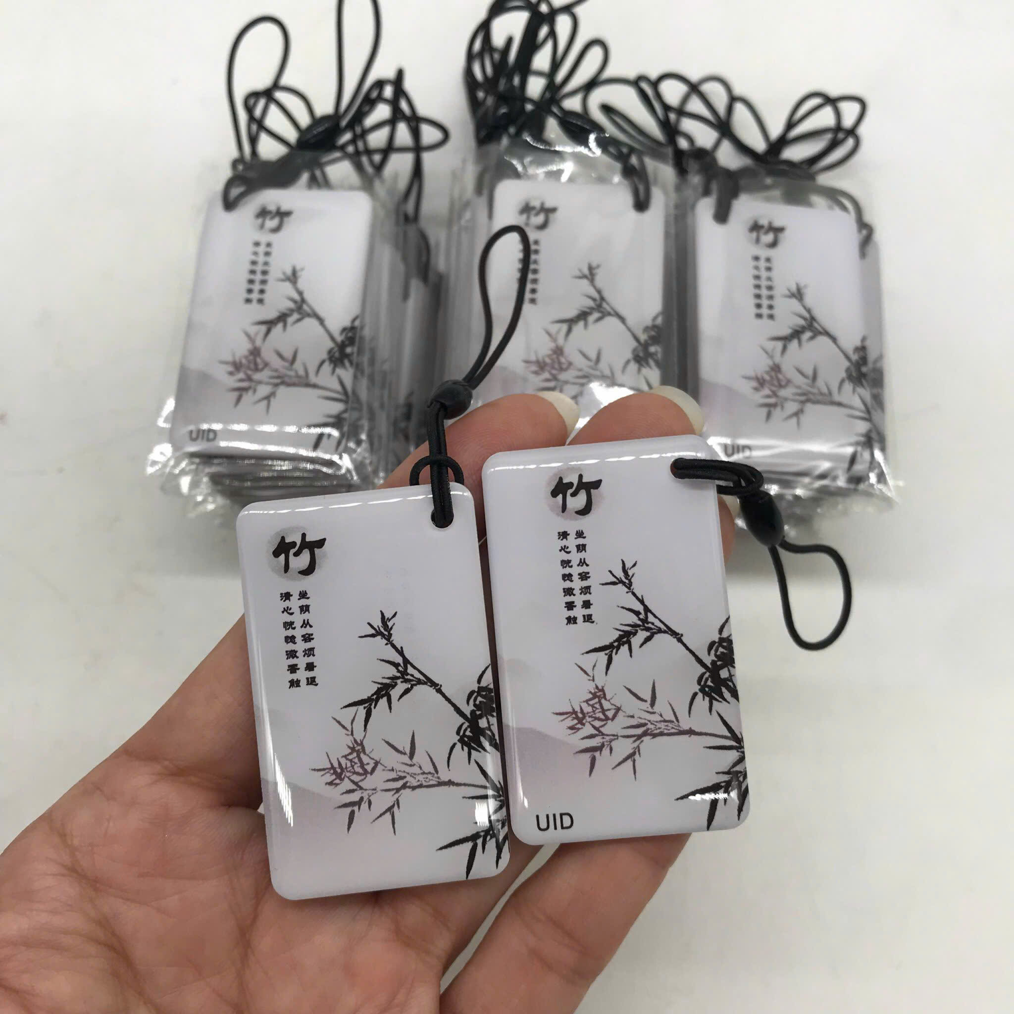 Thẻ cảm ứng từ móc khóa HOA 13.56MHz loại coppy/ sao chép - Hàng nhập khẩu