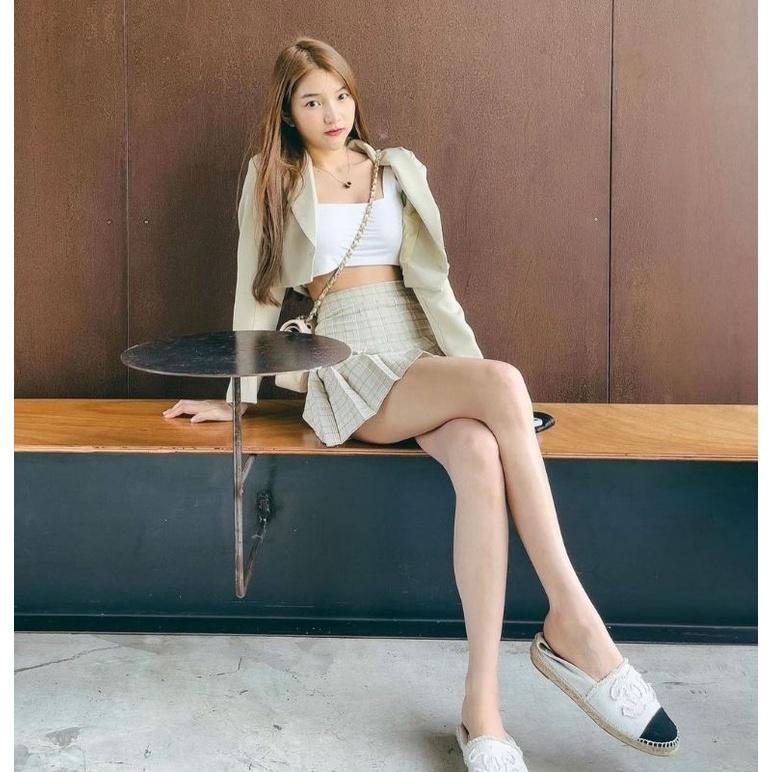 SET 3 MÓN: KHOÁC CROP VEST + CROP 2S TRẮNG + CHÂN VÁY CARO XẾP LY