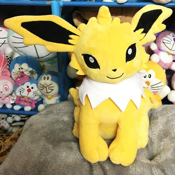 Gấu Bông Pokemon - Eevee Jolteon Hệ Điện (30 Cm) Gb200 (Tặng 1 Móc Khóa Dây Da Pu Đính Đá Lấp Lánh)