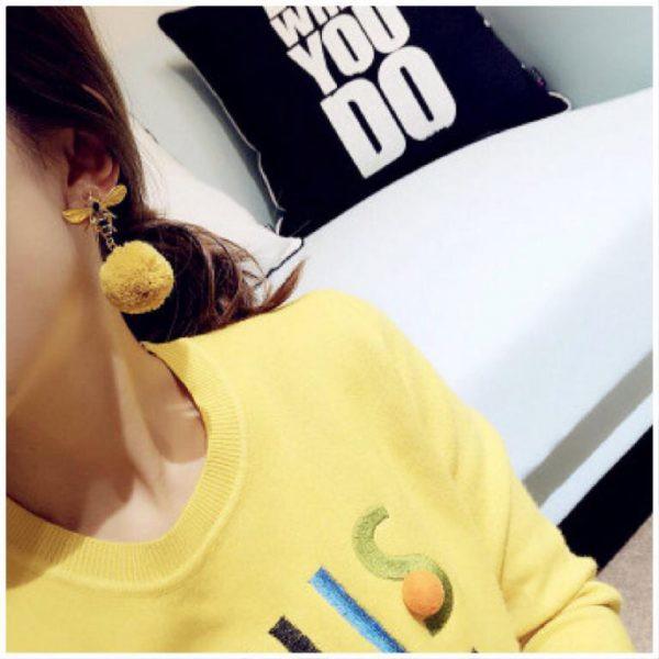 Bông Tai Lông Hình Ong Vàng Cá Tính