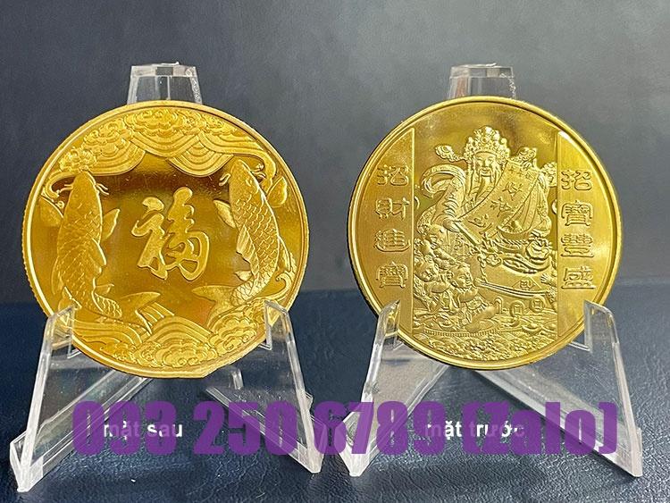 Đồng Xu Thần Tài Vàng Hong Kong Quà Phong Thủy , tặng kèm túi gấm đỏ - PASA COLLECTION