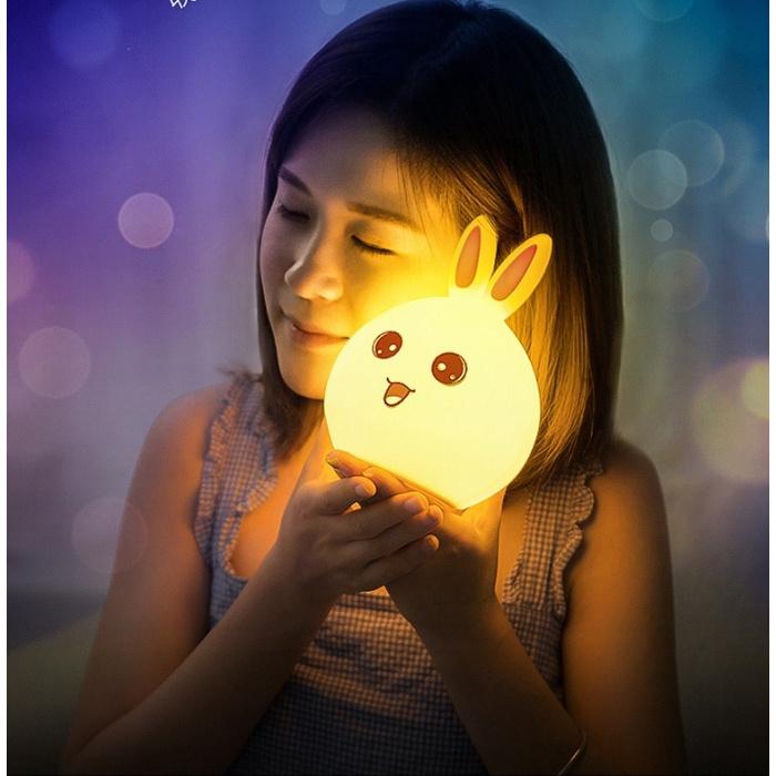 Đèn ngủ Cảm ứng Đổi màu hình thỏ siêu Dễ Thương