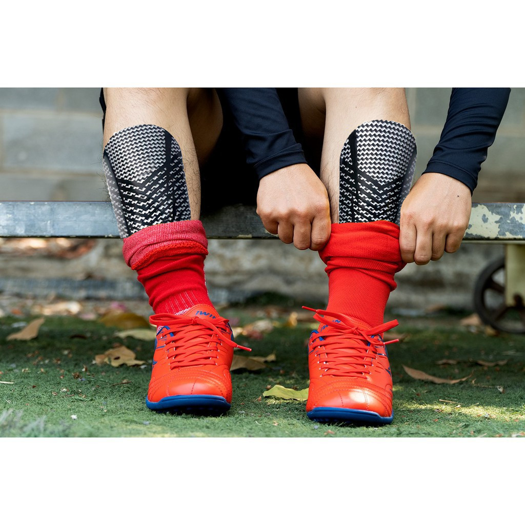 Rote bảo vệ ống quyển ống đồng vân Carbon CP - Ốp Bảo Vệ Ống Chân Đá Bóng CP Vân Carbongng