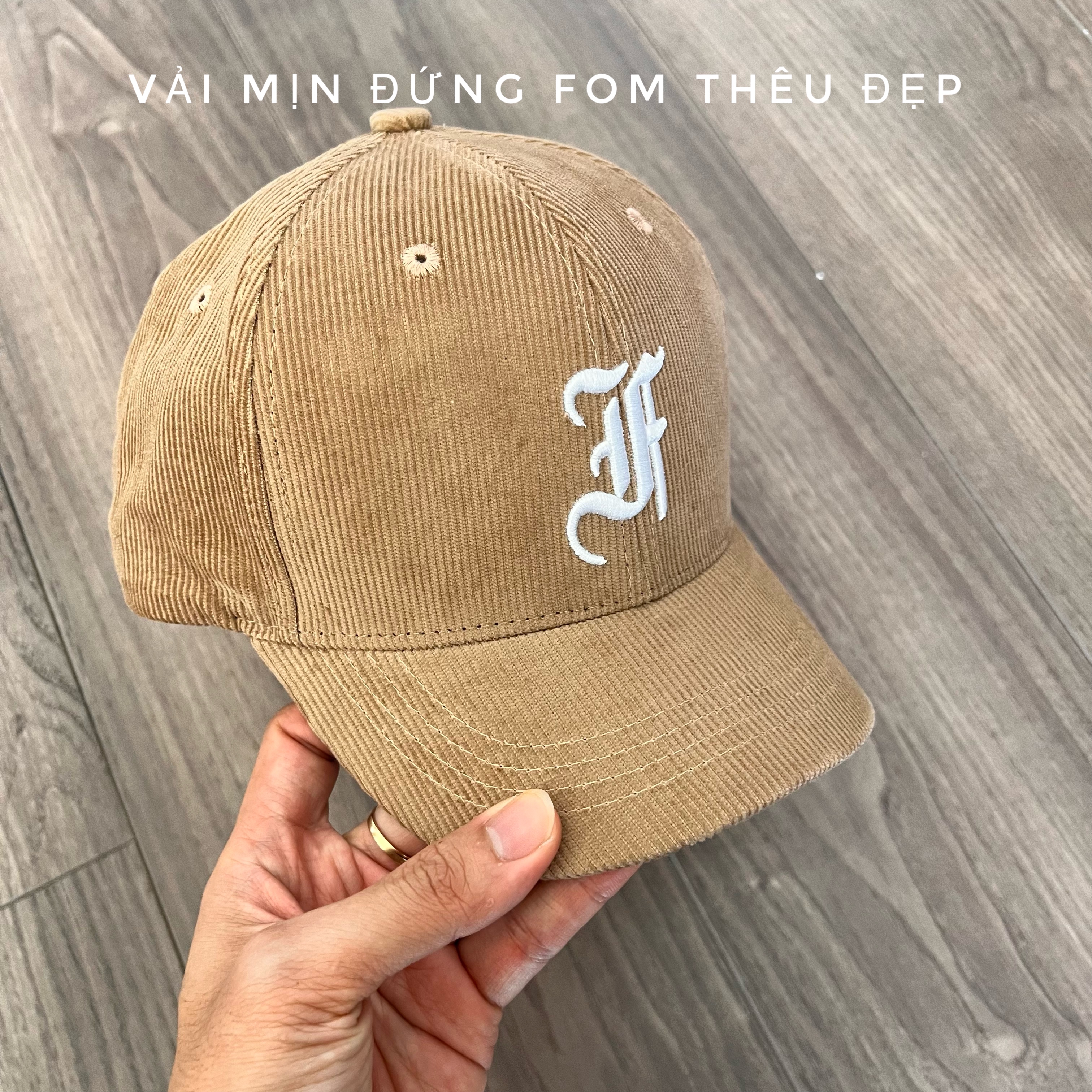 Nón lưỡi trai F chất vải nhung vành cong NGẮN dài 5,5cm màu vàng quai khoá dây Brand One Hat