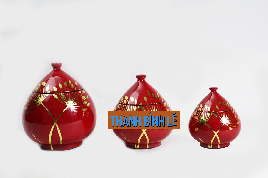 Hủ mận sơn mài họa tiết phong phú