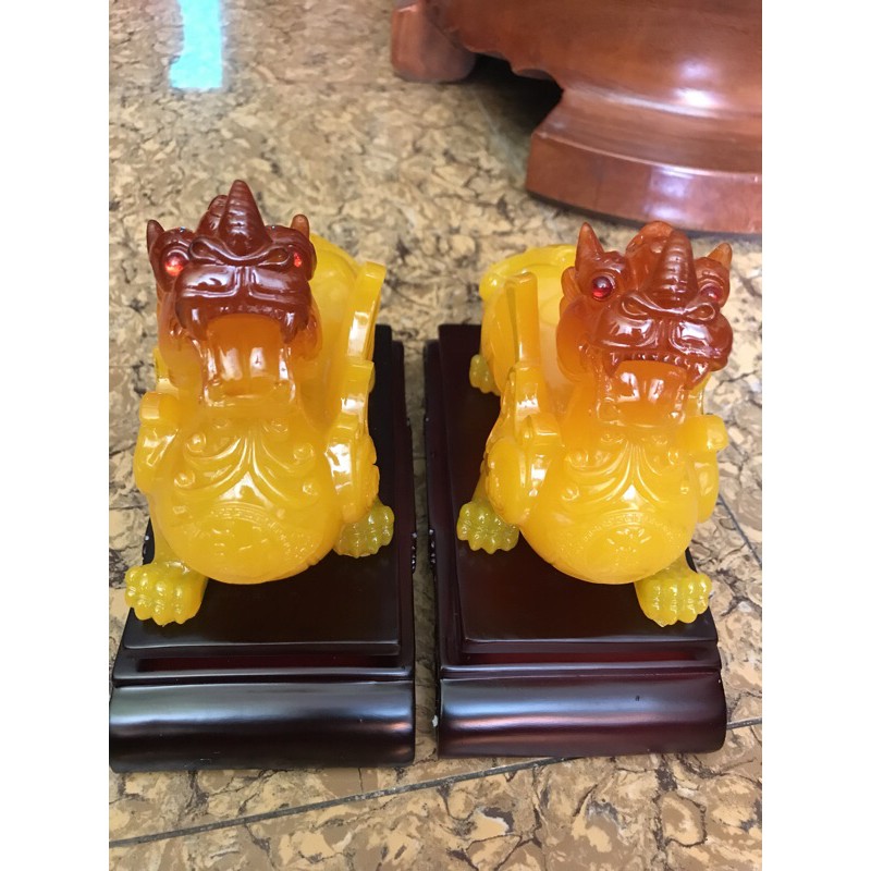 Cặp Tỳ Hưu Phong Thủy Há Miệng Hút Tài Vàng Anh Tươi Đầu Vàng Đậm Mới Đẹp Đế Gỗ Size Dài 22cm Cao 19cm Sâu 10cm Hợp Anh Chị Mệnh Kim Thổ Thủy trưng bàn ạ