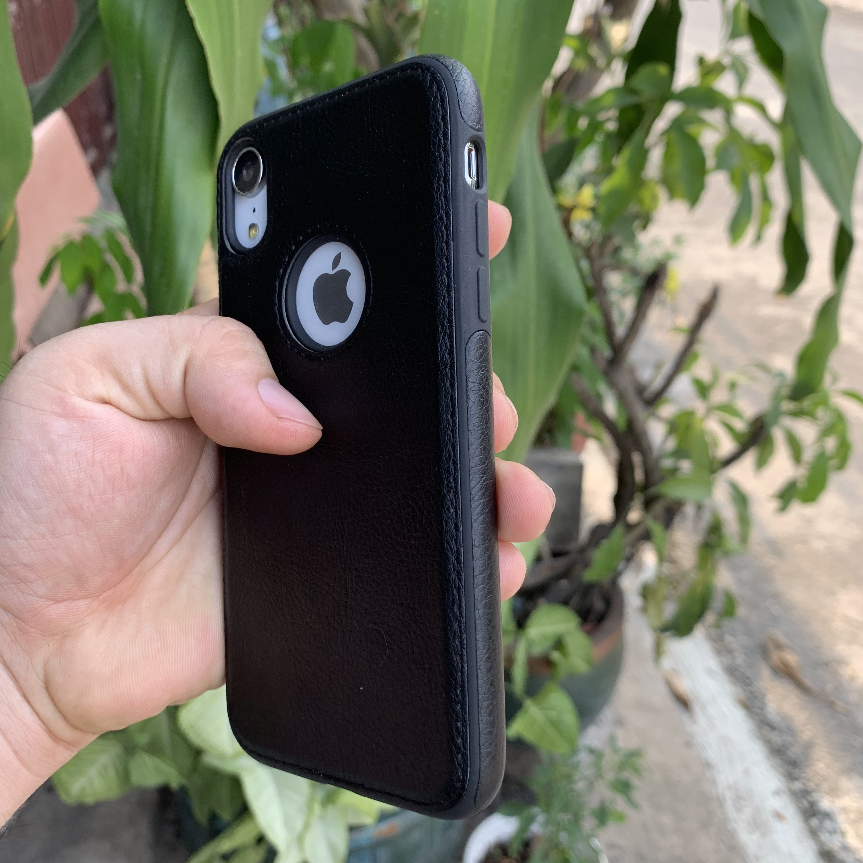 Ốp da đen cao cấp dành cho iPhone XR