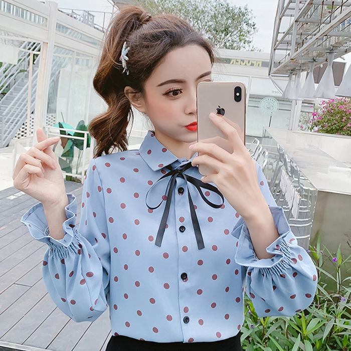 Áo sơ mi công sở chấm bi tay chumpet, thời trang xuân hè 2021