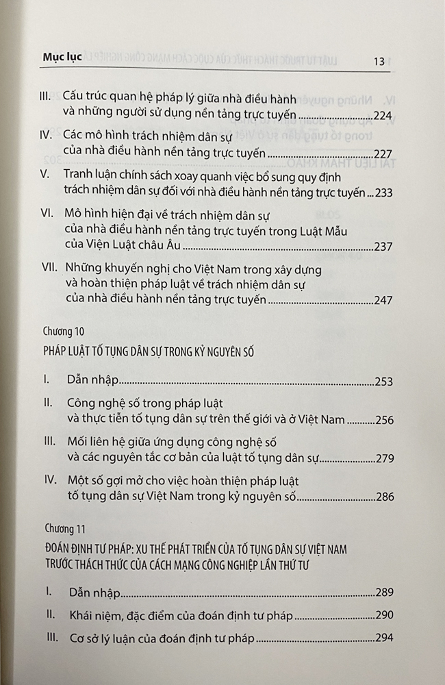 Sách - Luật tư - Trước thách thức của cuộc cách mạng công nghiệp lần thứ tư