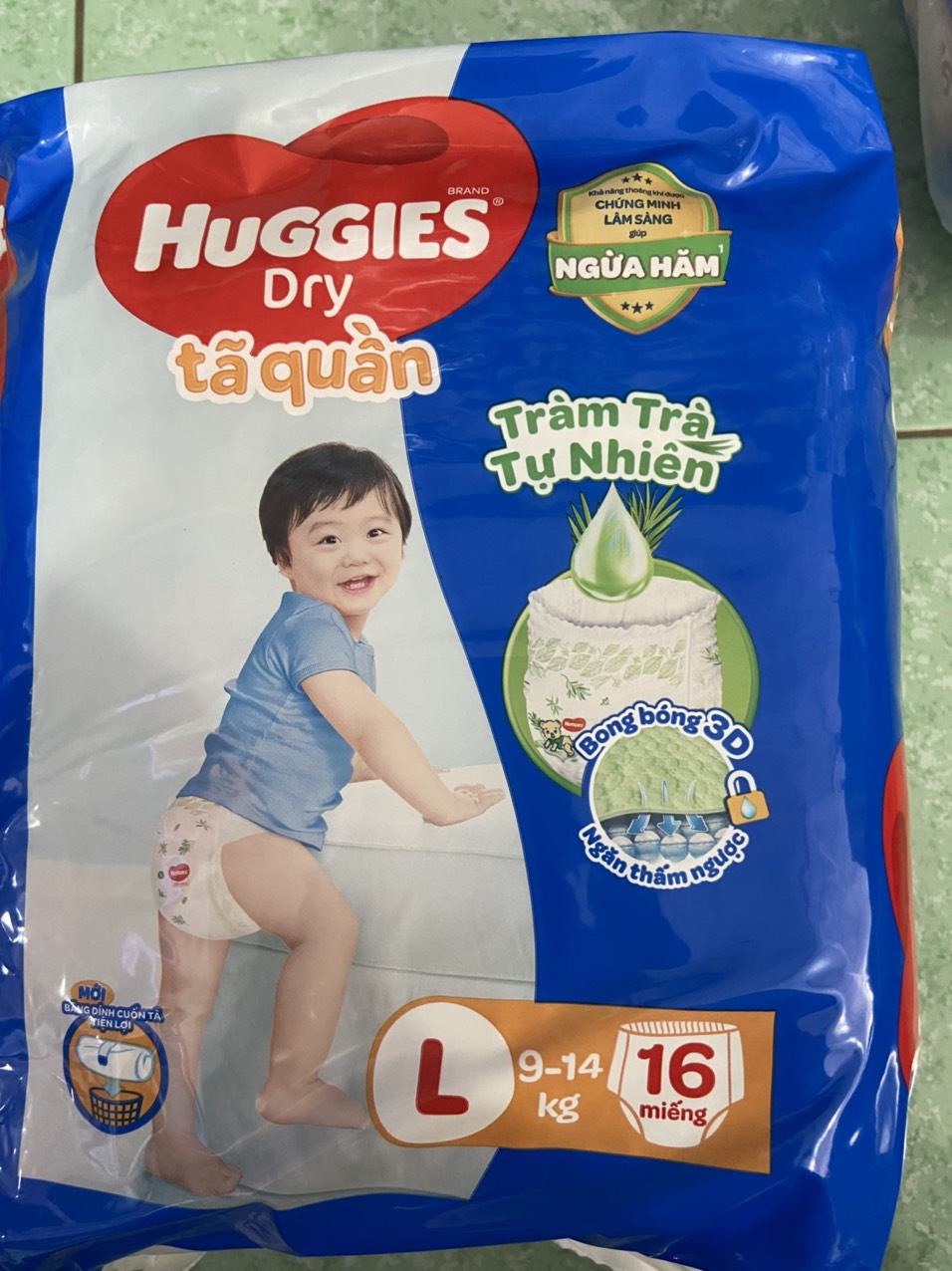 Tã quần Huggies Dry hương tràm trà L16 ( 9-14kg )  - HSD luôn mới