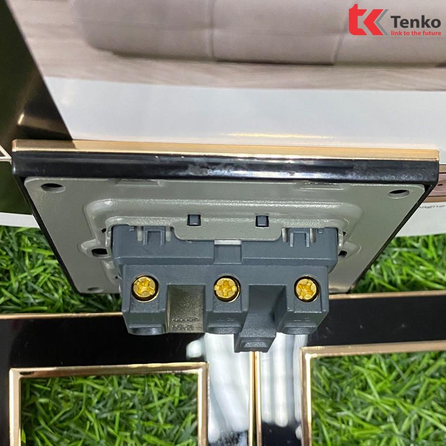 Công Tắc Âm Tường 3 Nút Bấm Viền Vàng Cao Cấp Chính Hãng Tenko TK-F66-03