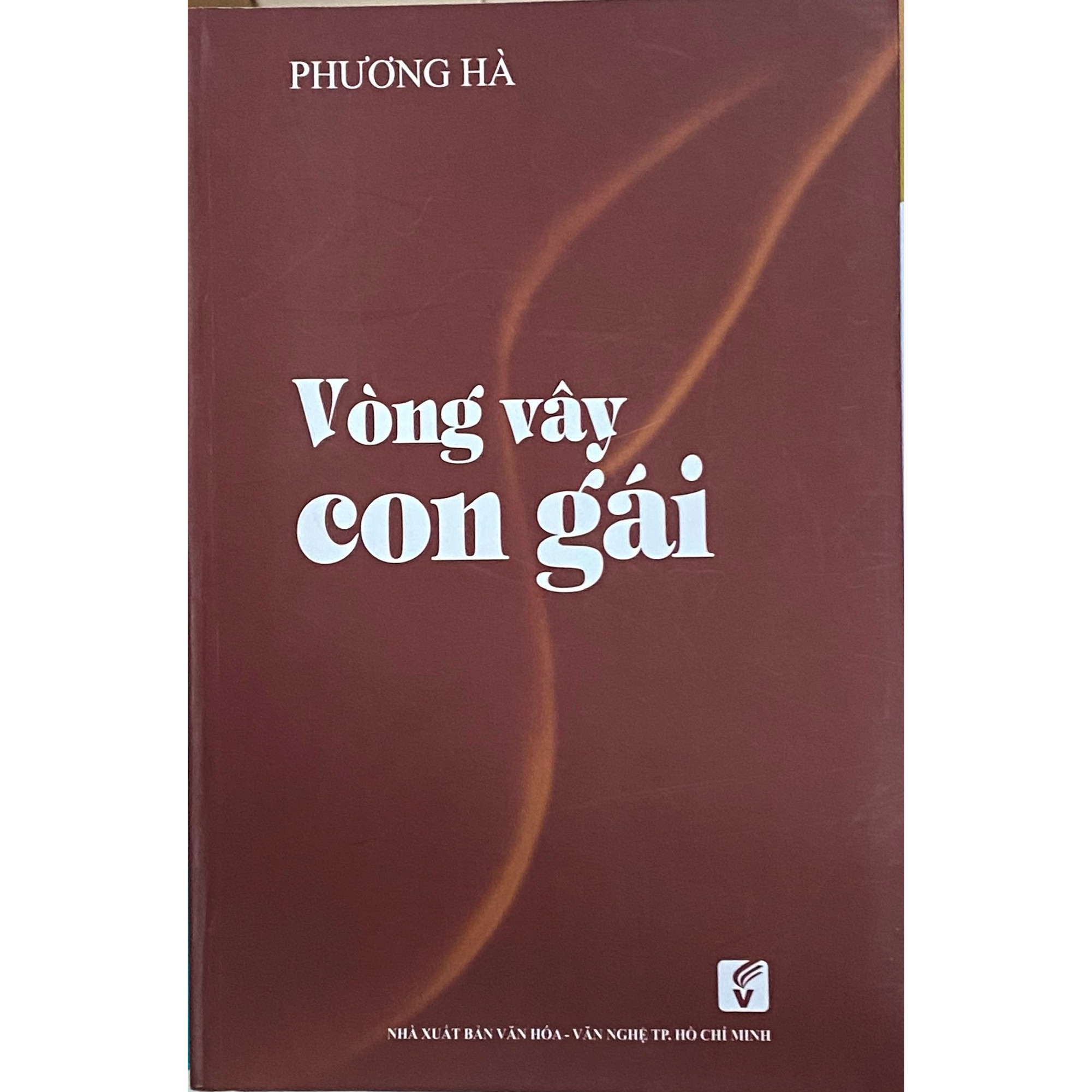 Vòng vây con gái