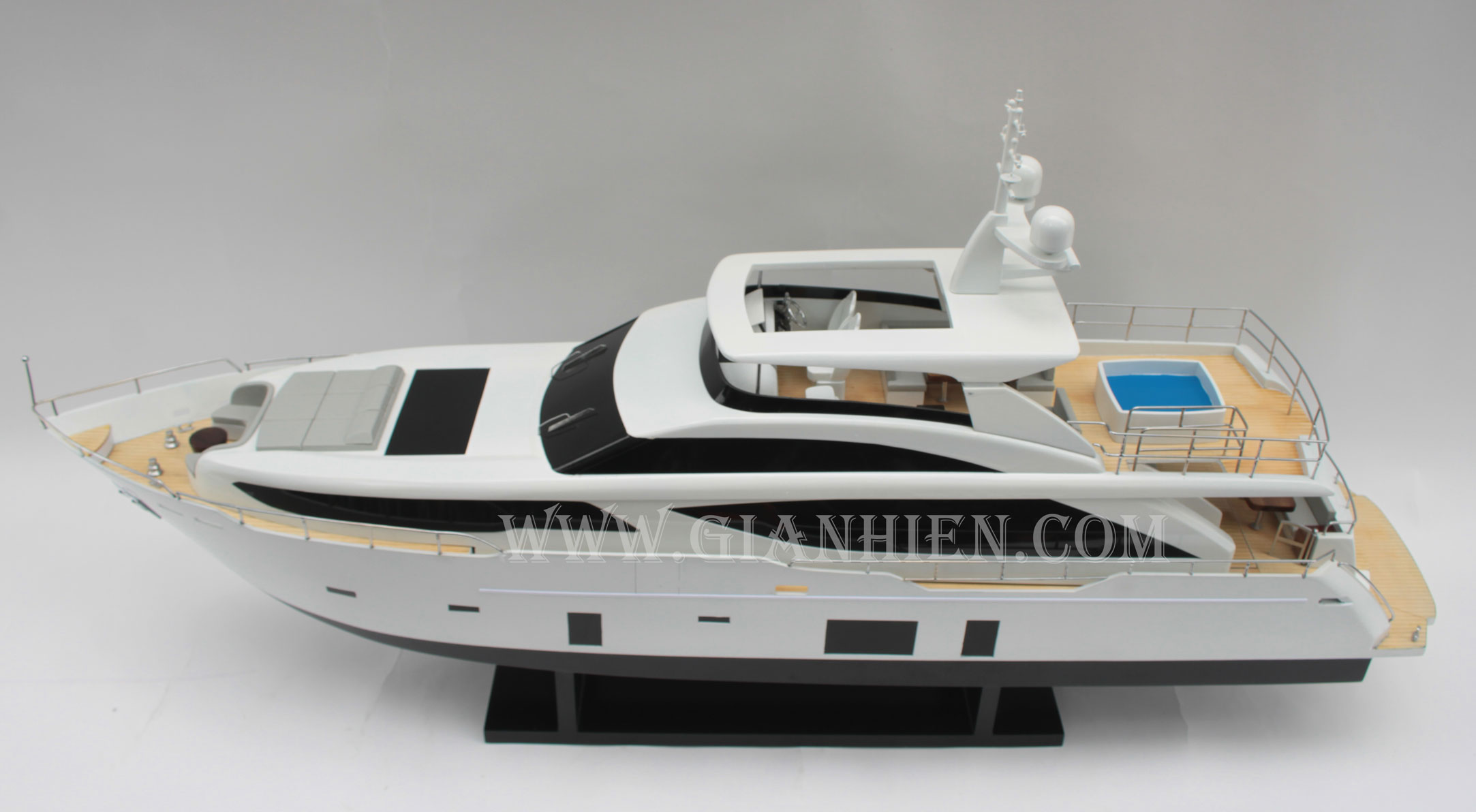 Mô hình Du Thuyền hiện đại PRINCESS SUPERYACHTS 30M (White Black) 90cm (Giá xưởng)