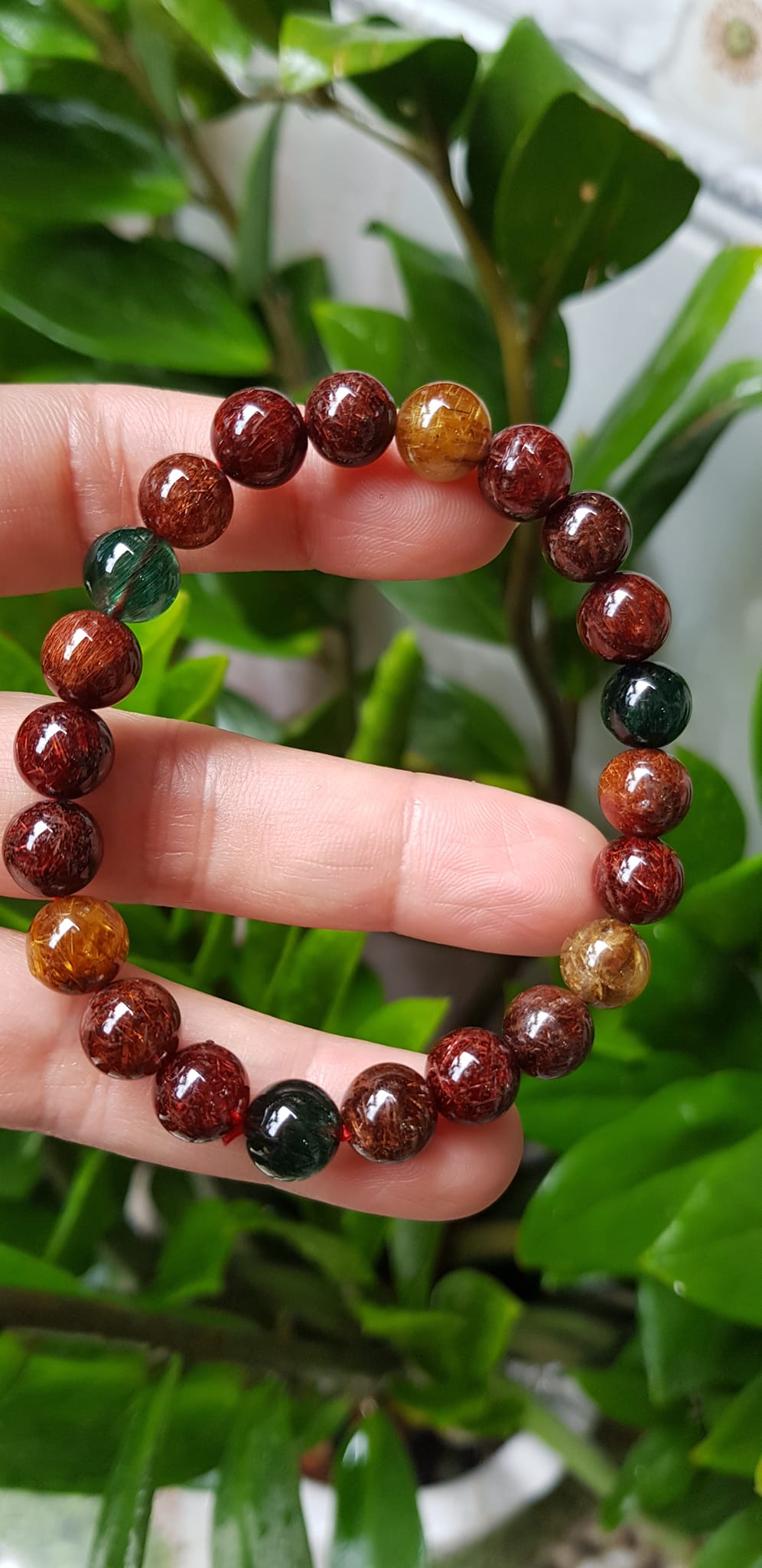 Vòng tay phong thủy đá thạch anh tóc tam tài vip 8li5 hay 8,5mm tuyệt phẩm tuyệt đẹp thiên nhiên ban tặng có tác dụng chiêu tài hút lộc vòng thạch anh tóc màu sắc sang trọng đẹp quyến rũ quyền lực ý nghĩa may mắn, tài lộc tiền tài và sức khỏe ạ