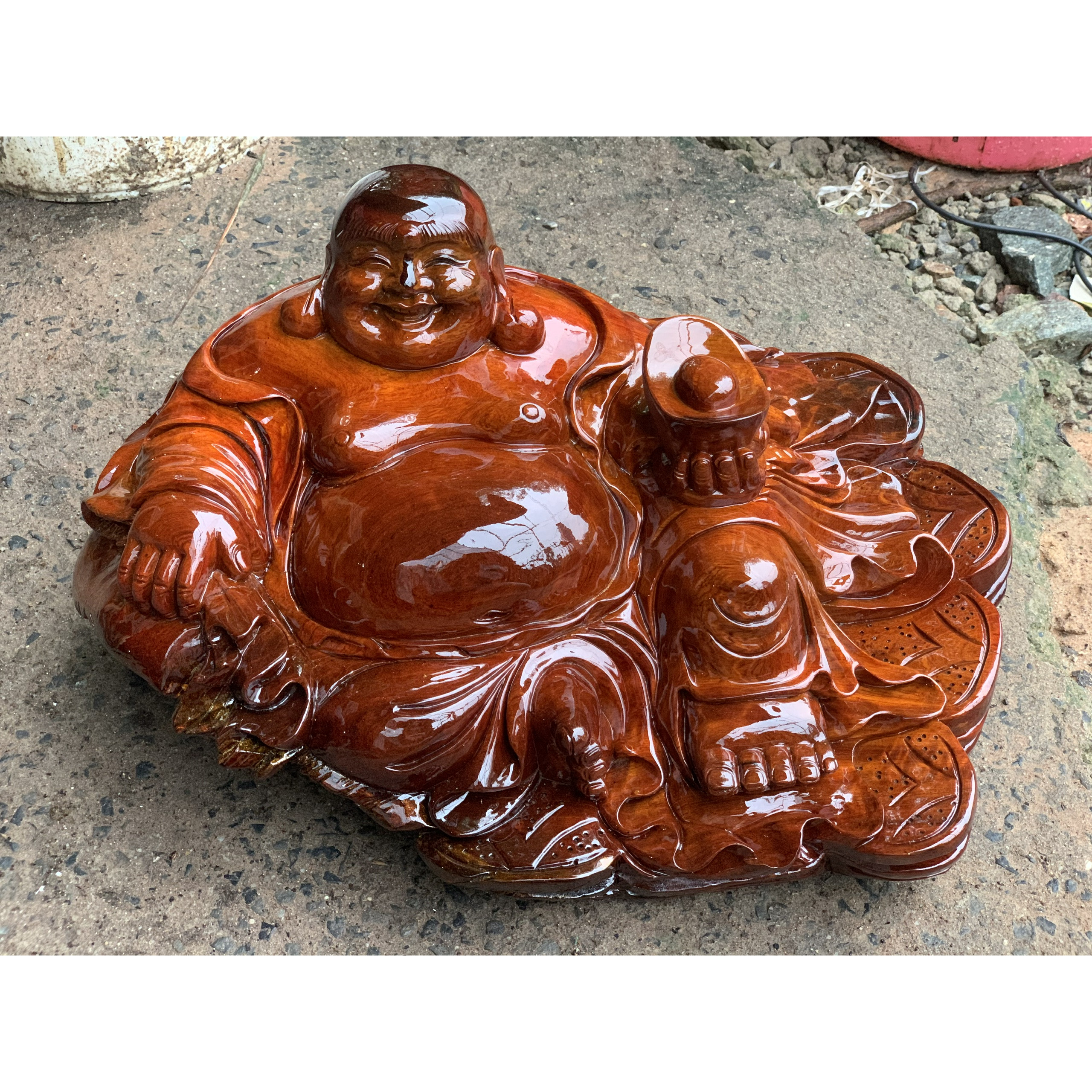 Tượng Di lặc gỗ Hương Gia Lai