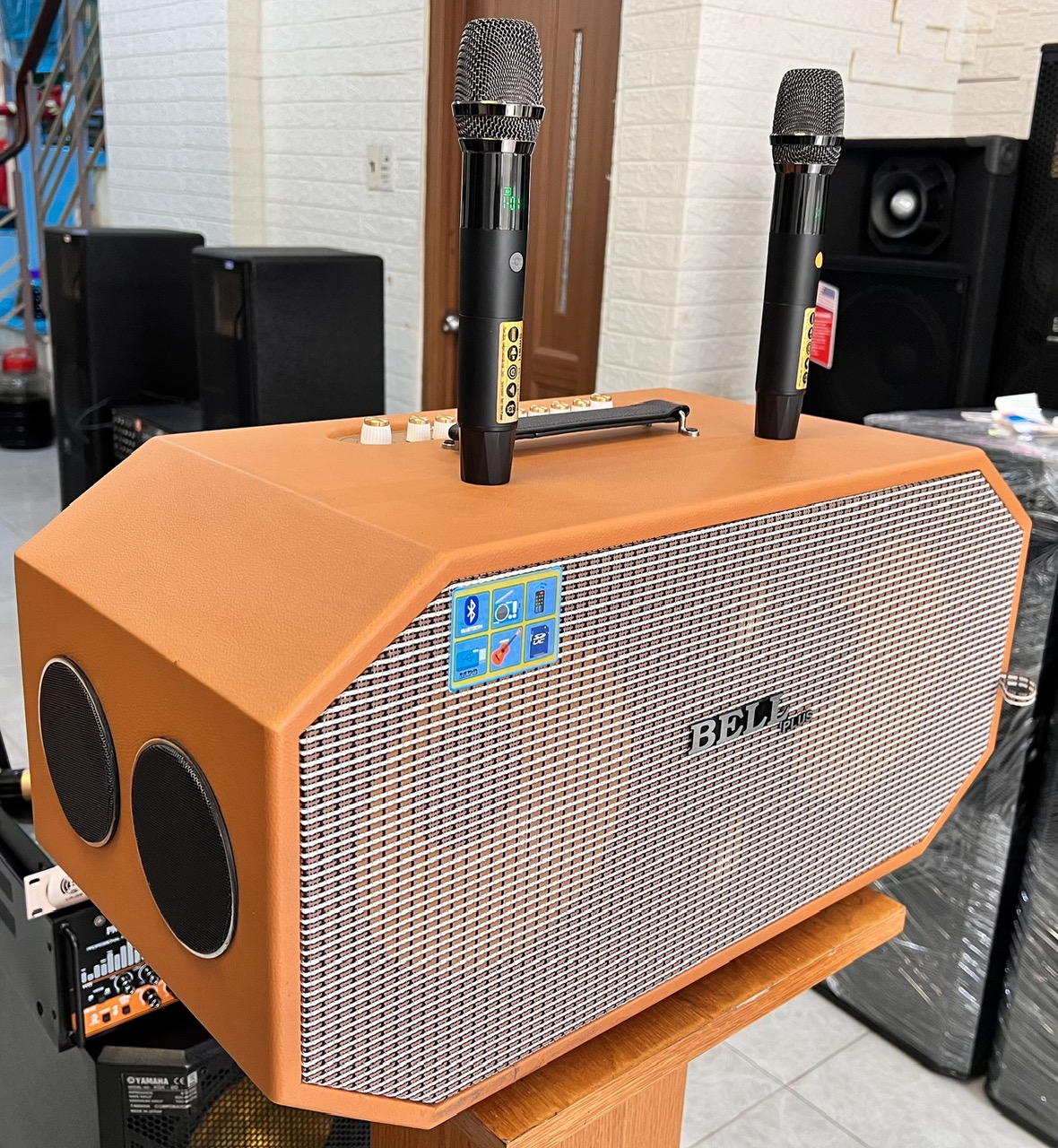LOA KÉO XÁCH TAY 25 THÙNG BỌC DA CAO CẤP  CHUYÊN KARAOKE VÀ NGHE NHẠC BELLPLUS (HÀNG CHÍNH HÃNG)