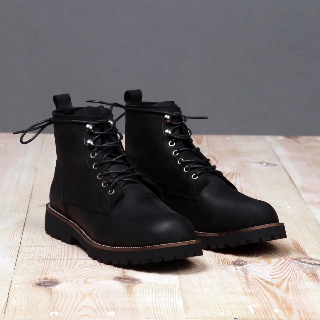 Giày da nam Combat Boots Iron 01 (Iron01), da bò sáp đen, đế cao su đúc CNM, Lucas Shoes bảo hành 1 năm