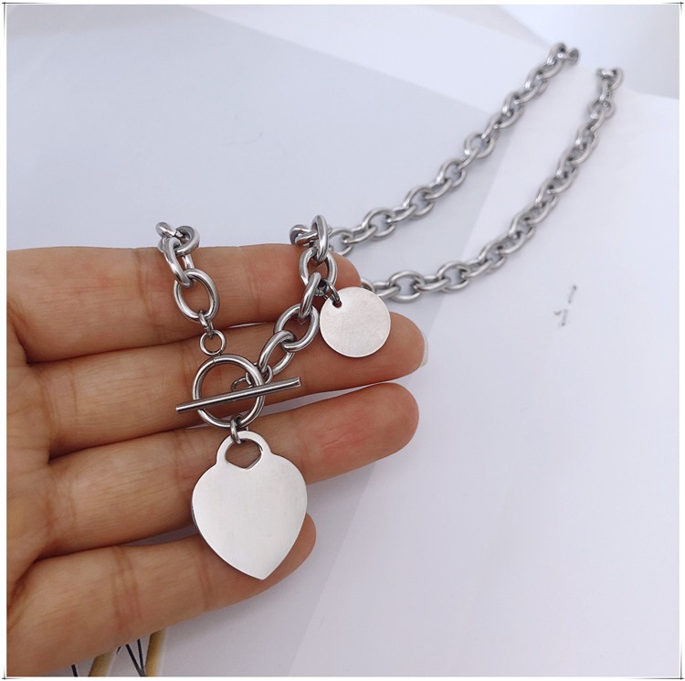 Vòng cổ dây chuyền trái tim lệch không đối xứng