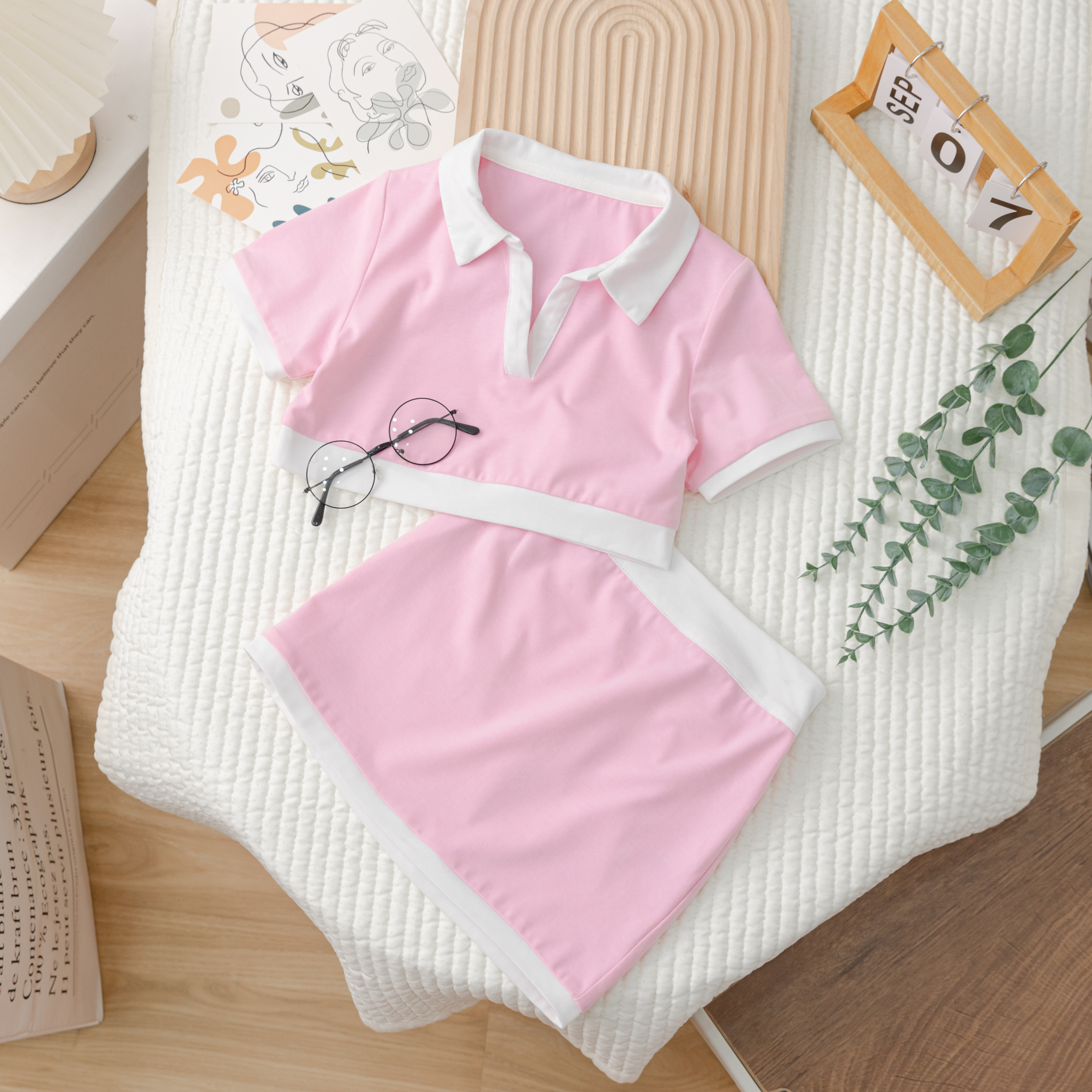 Set áo croptop hồng và chân váy hồng dáng thể thao bé gái kiểu Hàn Quốc từ 4-8 tuổi Gloria kids