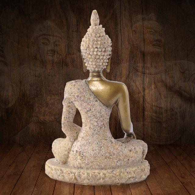 Tượng phật Thái màu vàng trang trí