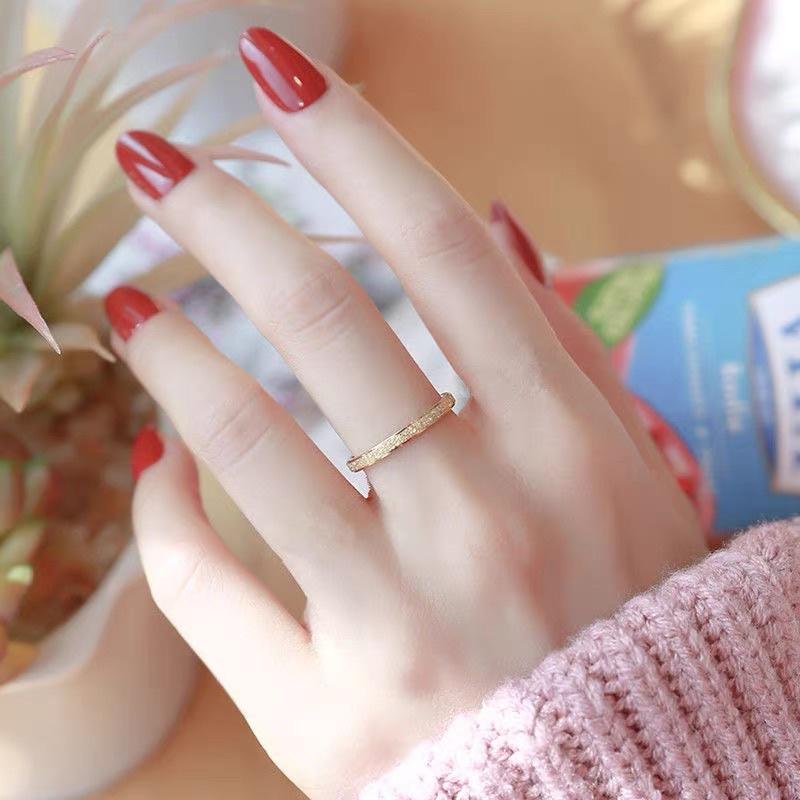 Nhẫn titan nam nữ mảnh ngang 2mm nhám sáng đẹp Ring House