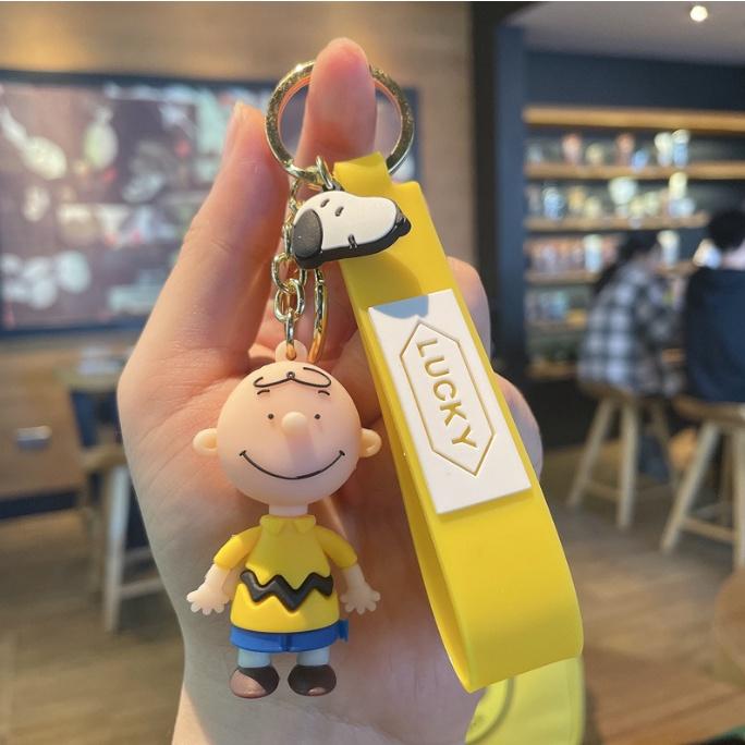 Móc chìa khóa ô tô phim hoạt hình chú chó Snoopy PVC loại tốt