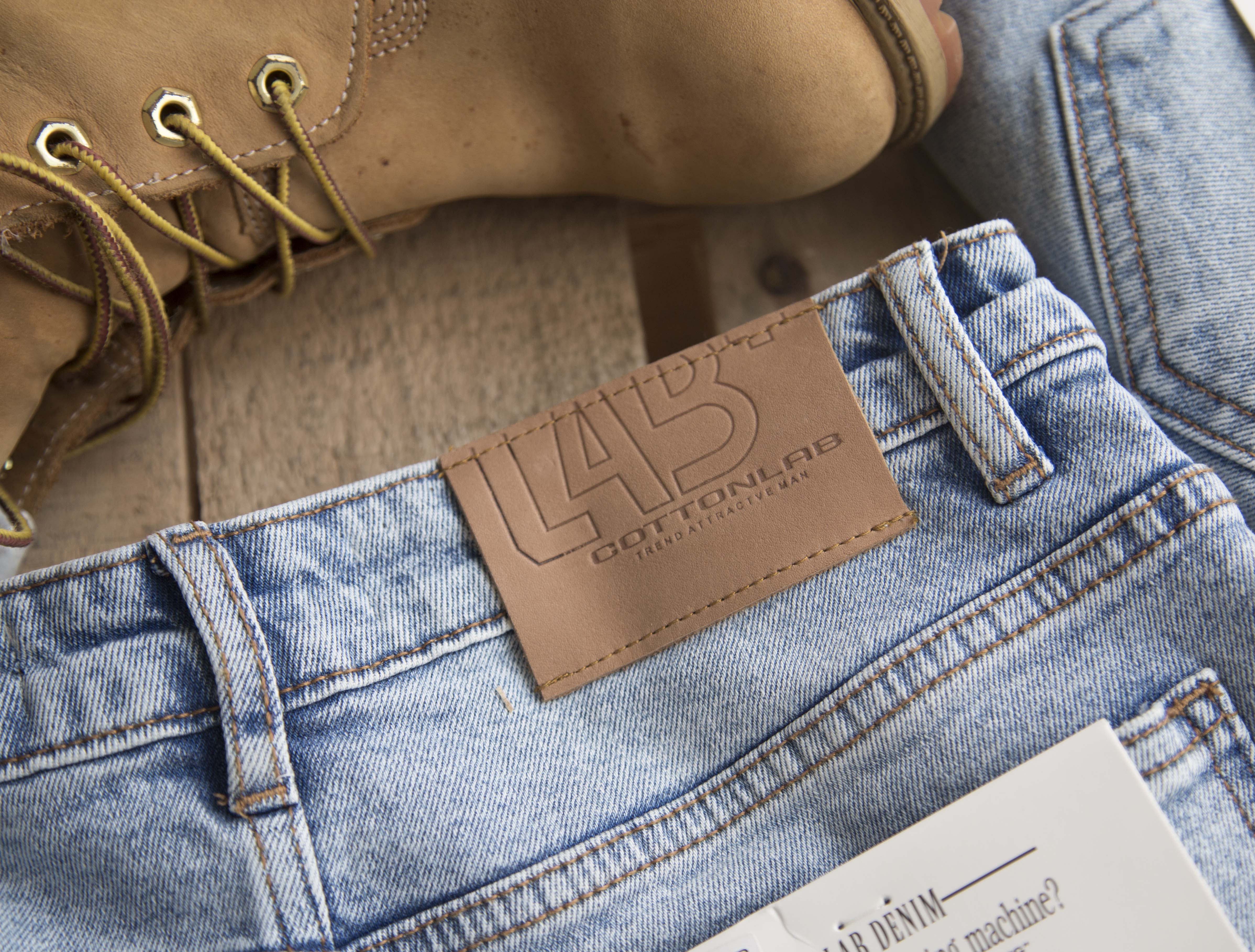 [CHÍNH HÃNG] Quần Jean nam vải Denim co giãn nhẹ form carrot fit | quần nam jean xanh bạc - LAB801