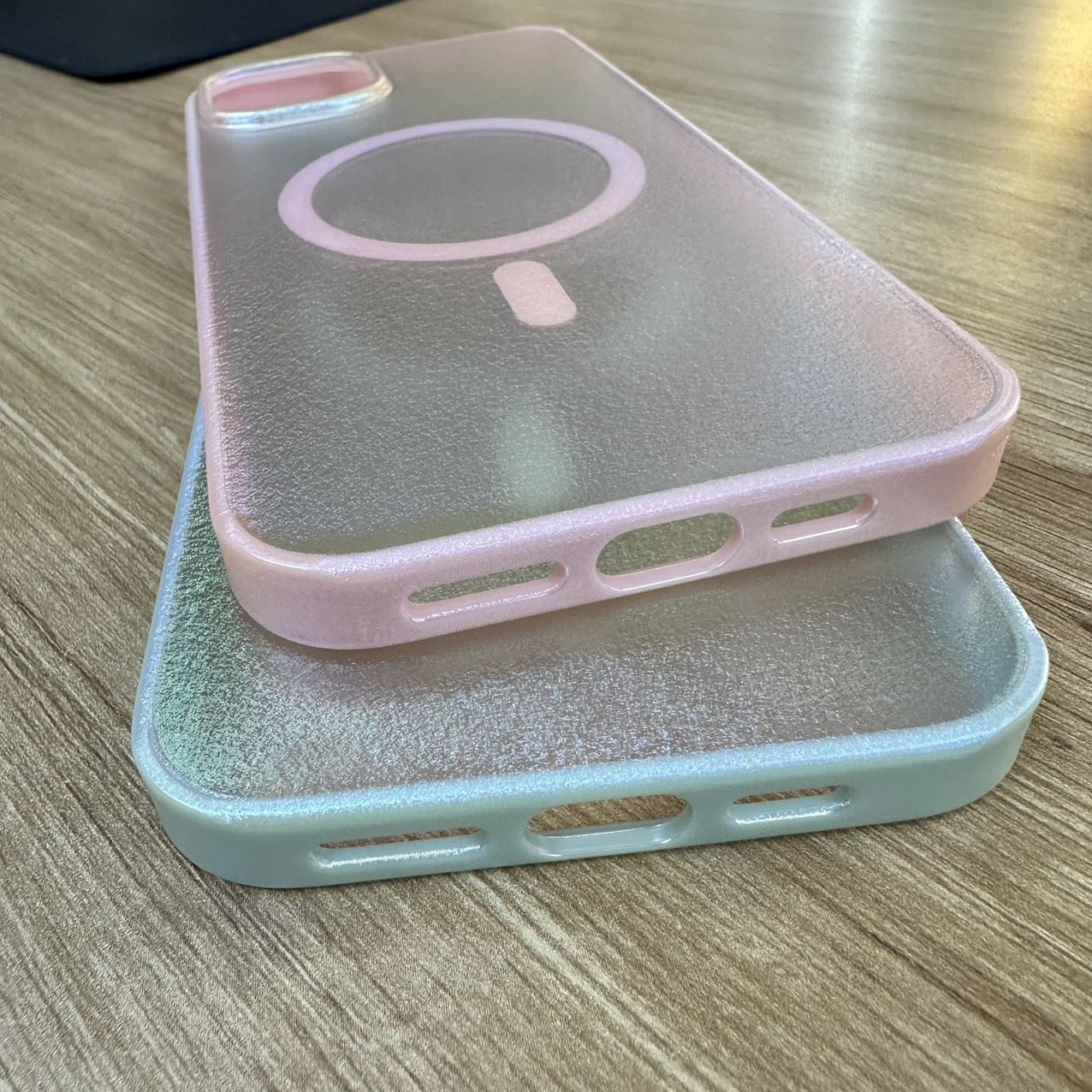Ốp lưng X-level Magnet Quick sand dành cho iPhone 15 Plus - hàng chính hãng