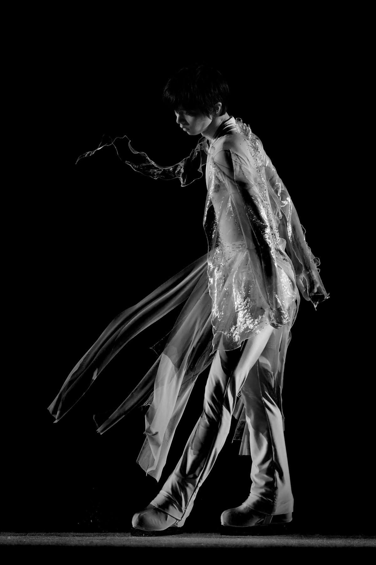 Sách ngoại văn: Yuzuru Hanyu Photobook: Y (Japanese Edition)