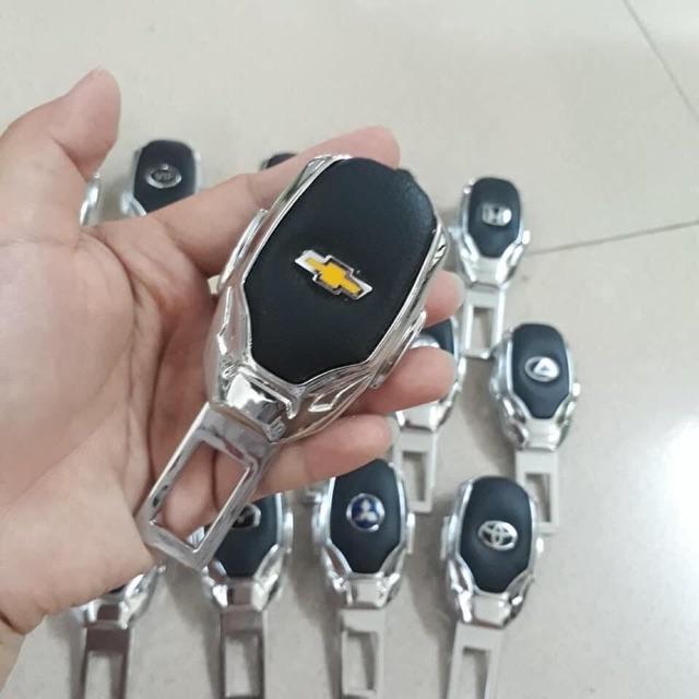 CHỐT NGẮT CẢNH BÁO ĐAI AN TOÀN XE Ô TÔ LOẠI CÓ THỂ CẮM NỐI TIẾP - LOGO HÃNG XE CAO CẤP HÃNG CHEVROLET