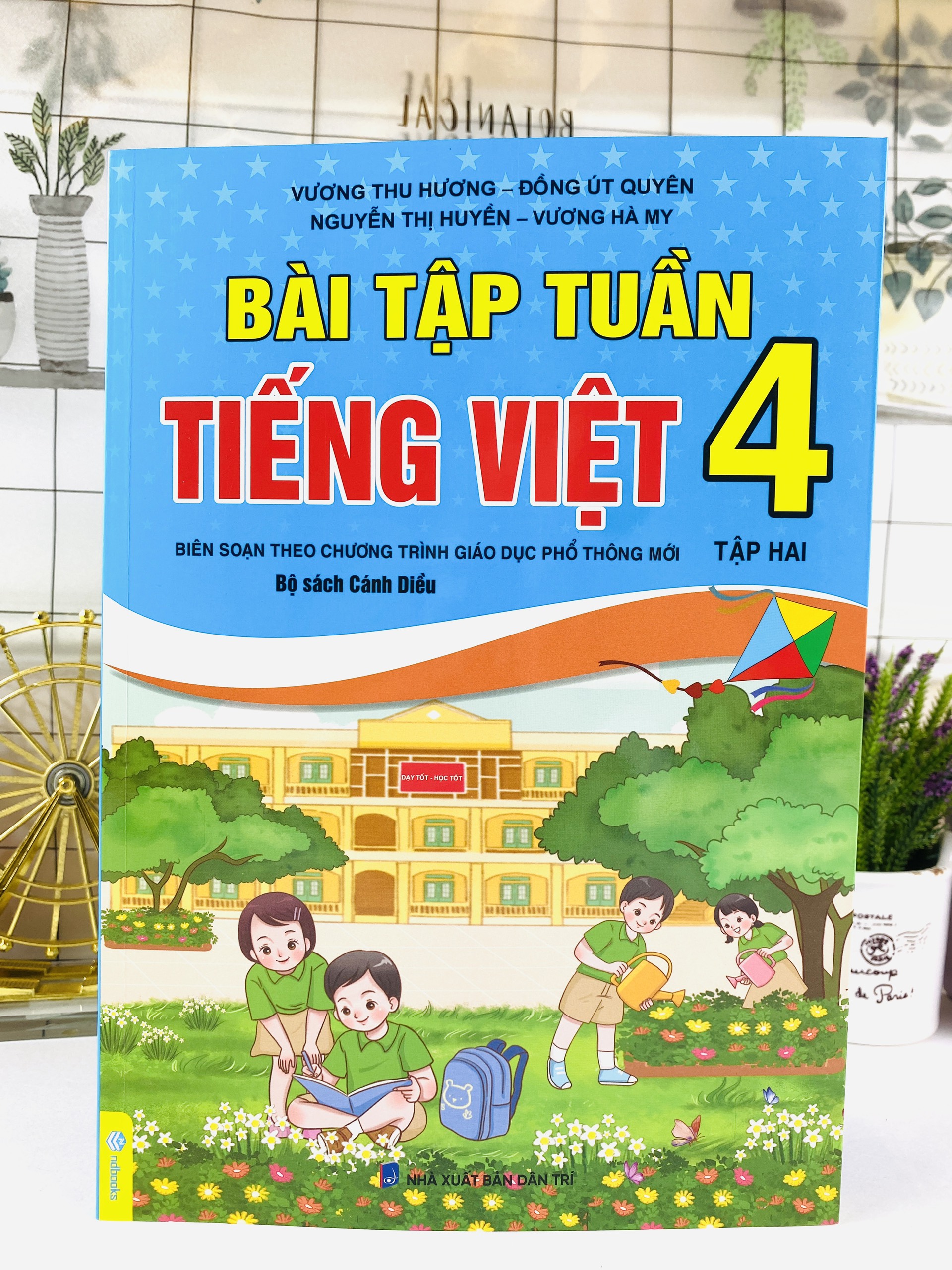 Sách - Bài Tập Tuần Tiếng Việt Lớp 4 - Biên Soạn Theo Chương Trình GDPT Mới - Cánh Diều - ndbooks