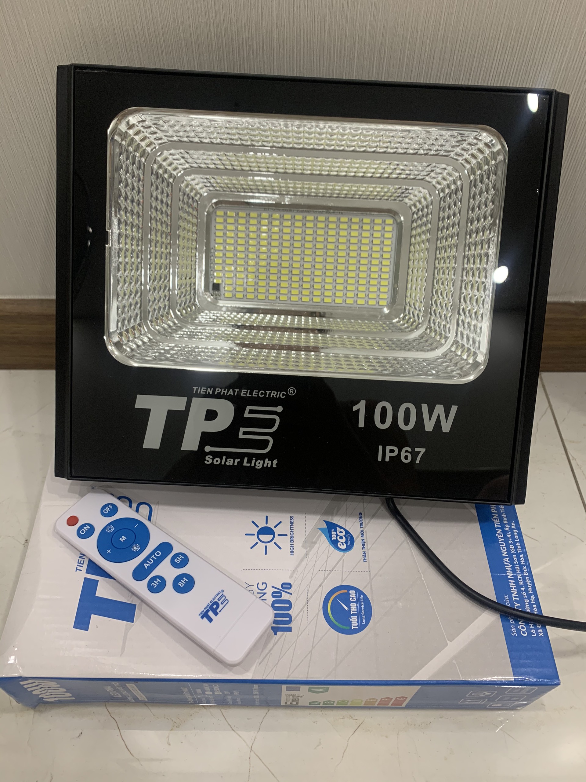 ĐÈN PHA NĂNG LƯỢNG MẶT TRỜI 100W