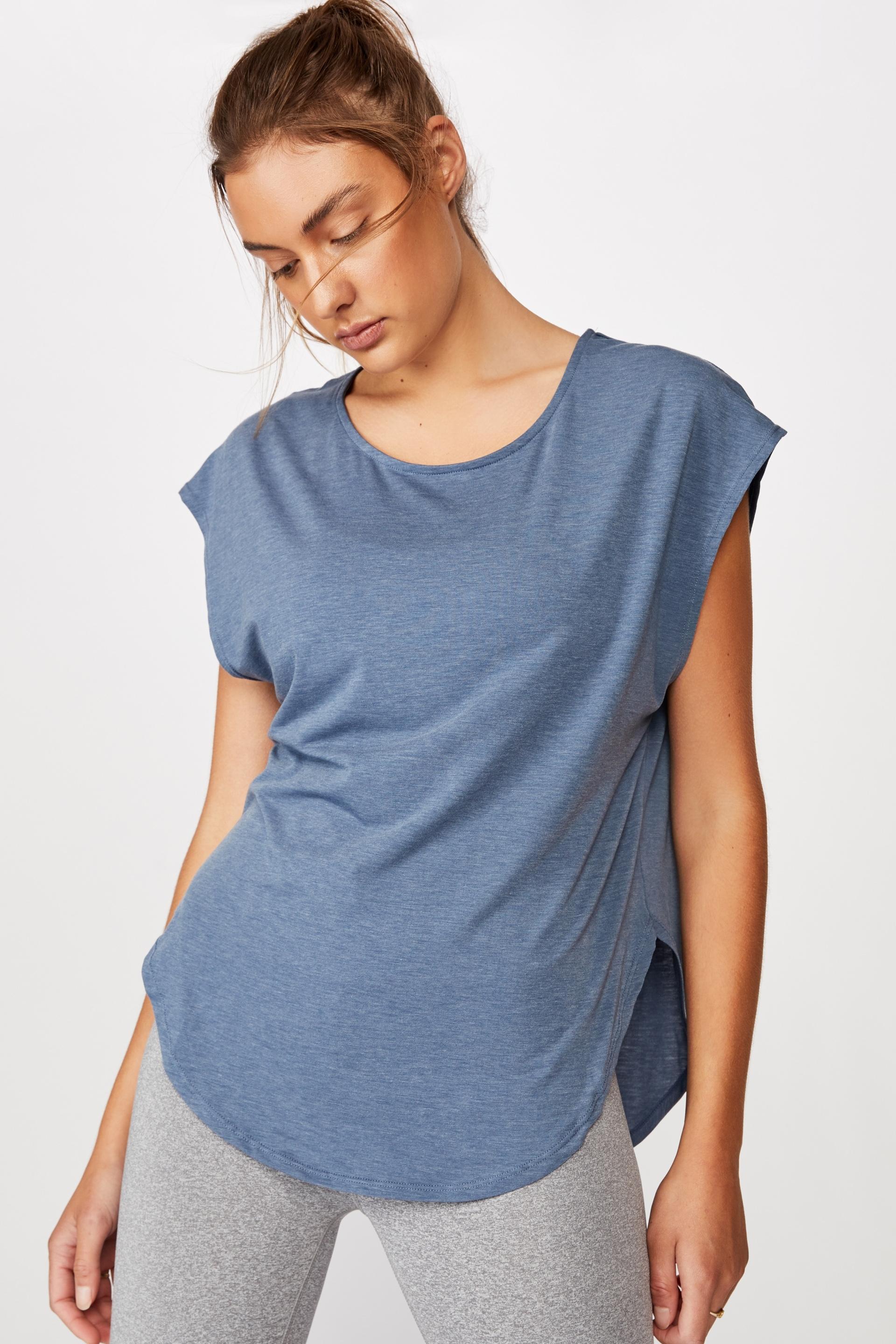 ÁO THUN THỂ THAO NỮ BODY COTTON ON 669328