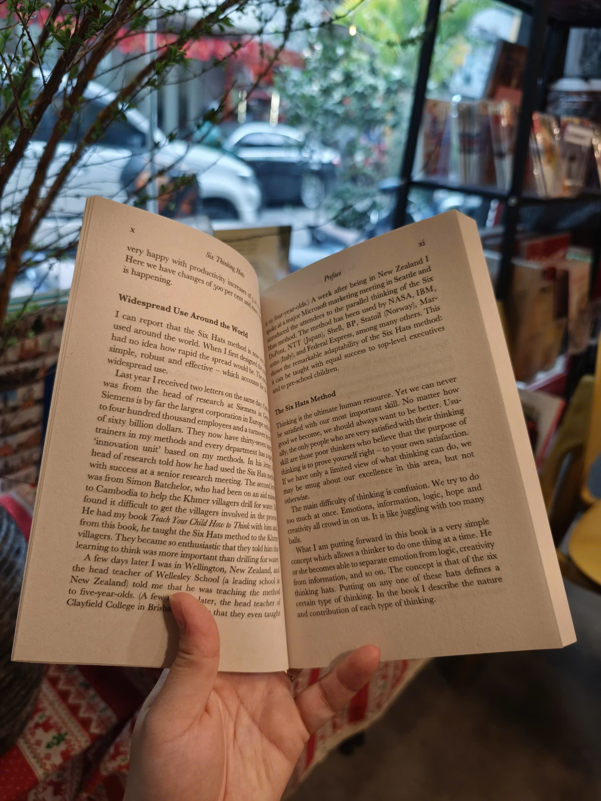 Sách - Six Thinking Hats by Edward de Bono - Business/Nonfiction/Psychology - Sách Ngoại Văn