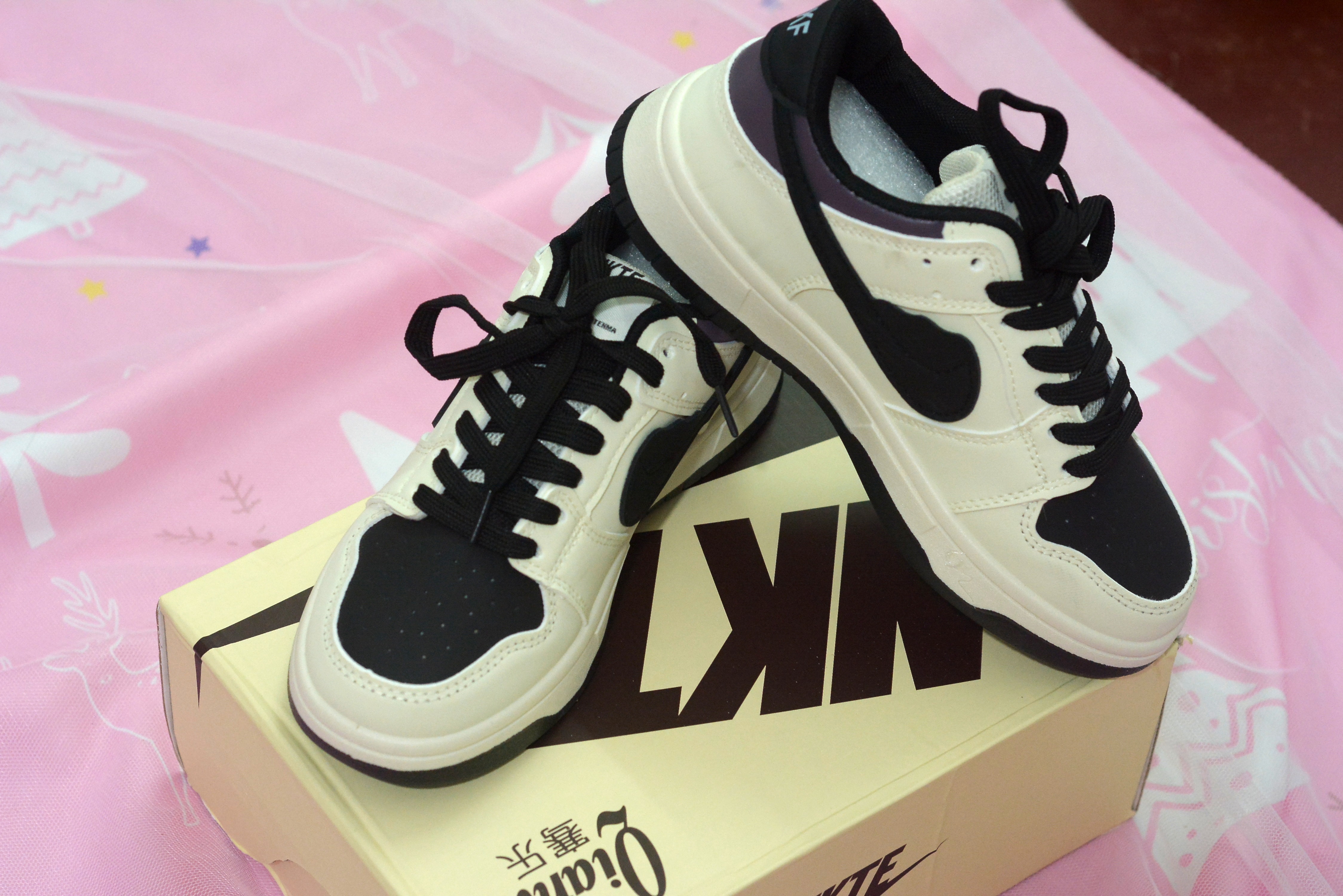 Sale Off 36% - Giày Sneaker cho nam - nữ