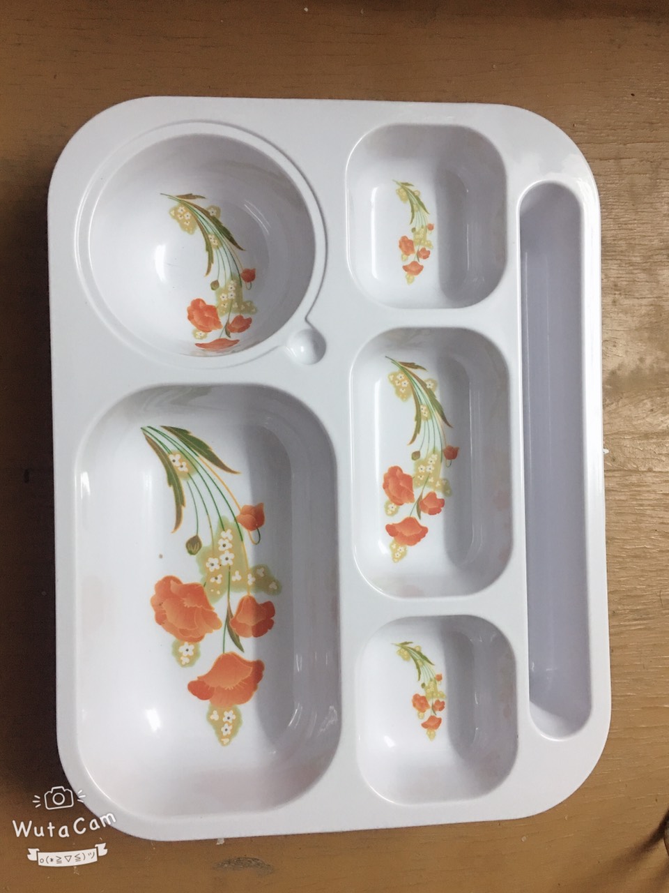 Khay cơm phần 6 ngăn nhựa melamin 33 × 26 × 6 cm cao có ô đựng muỗng đũa và 2 nắp đậy nặng 600 gam